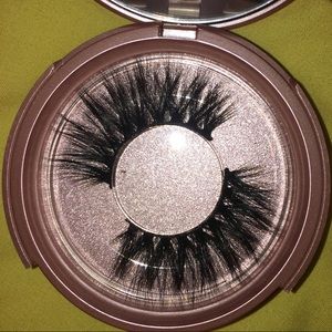 Mink Lashes !!